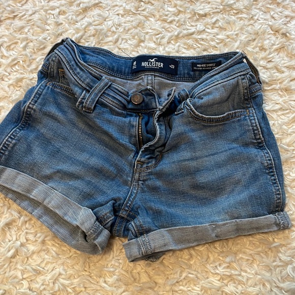 Hollister denim shorts - Picture 1 of 3